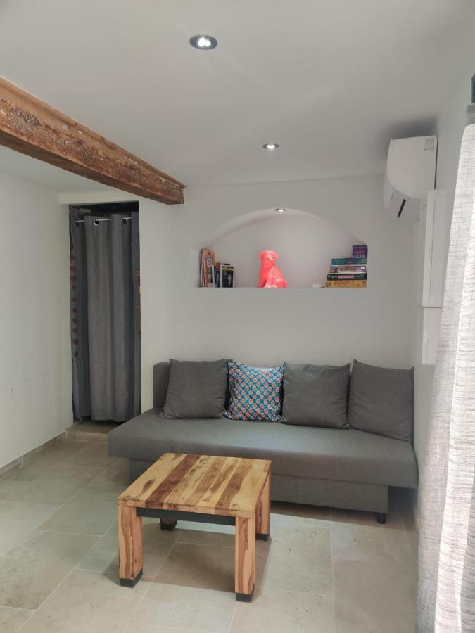 Logement Neuf Centre Du Village Aux Pieds Du Chateau Grimaud Exterior photo